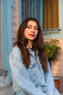 Anna, 26