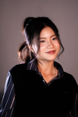 Emma, 25
