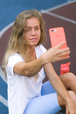 Hannah, 27